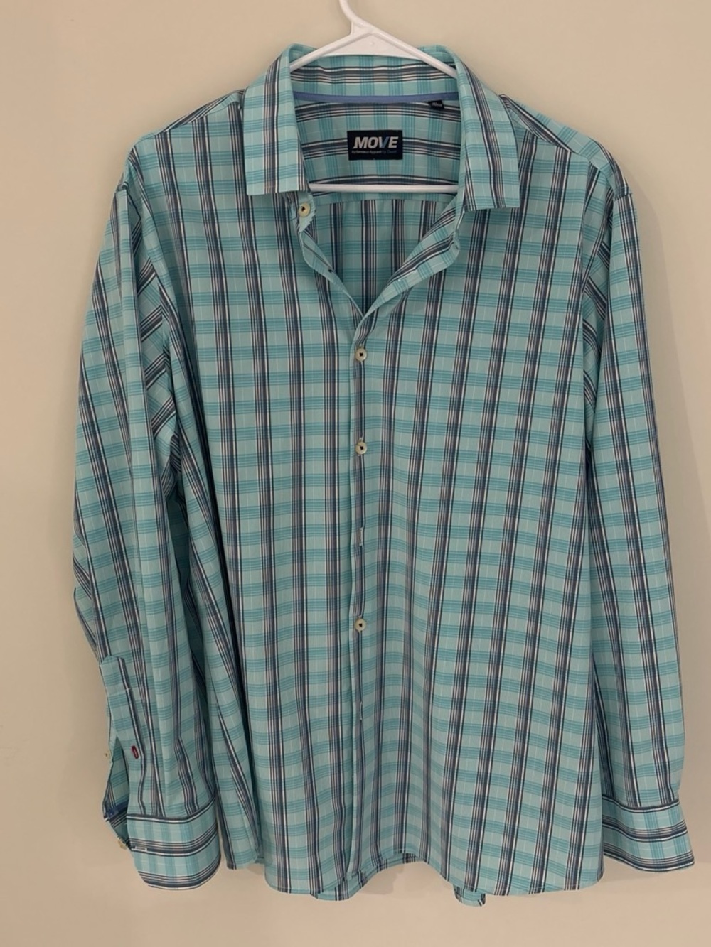 MOVE Men's Aqua Plaid Long-Sleeve Button-Down Shirt
